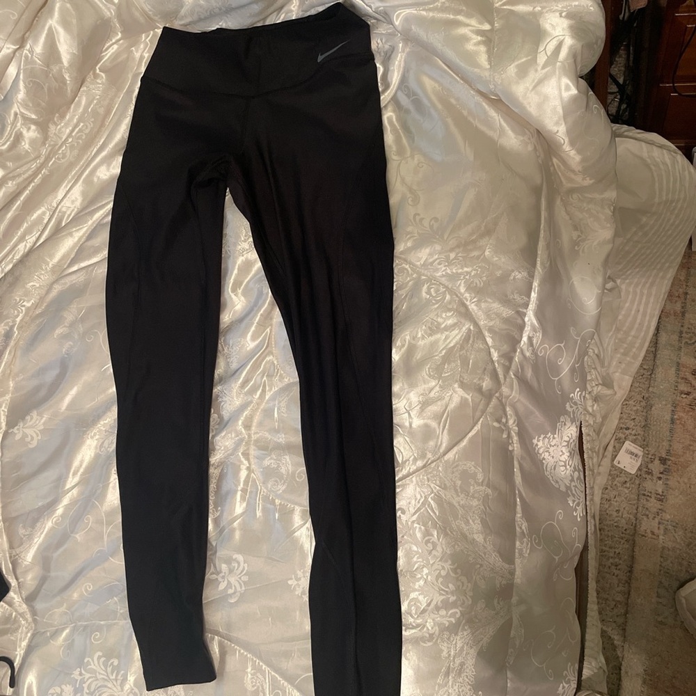 Woman’s Nike leggings